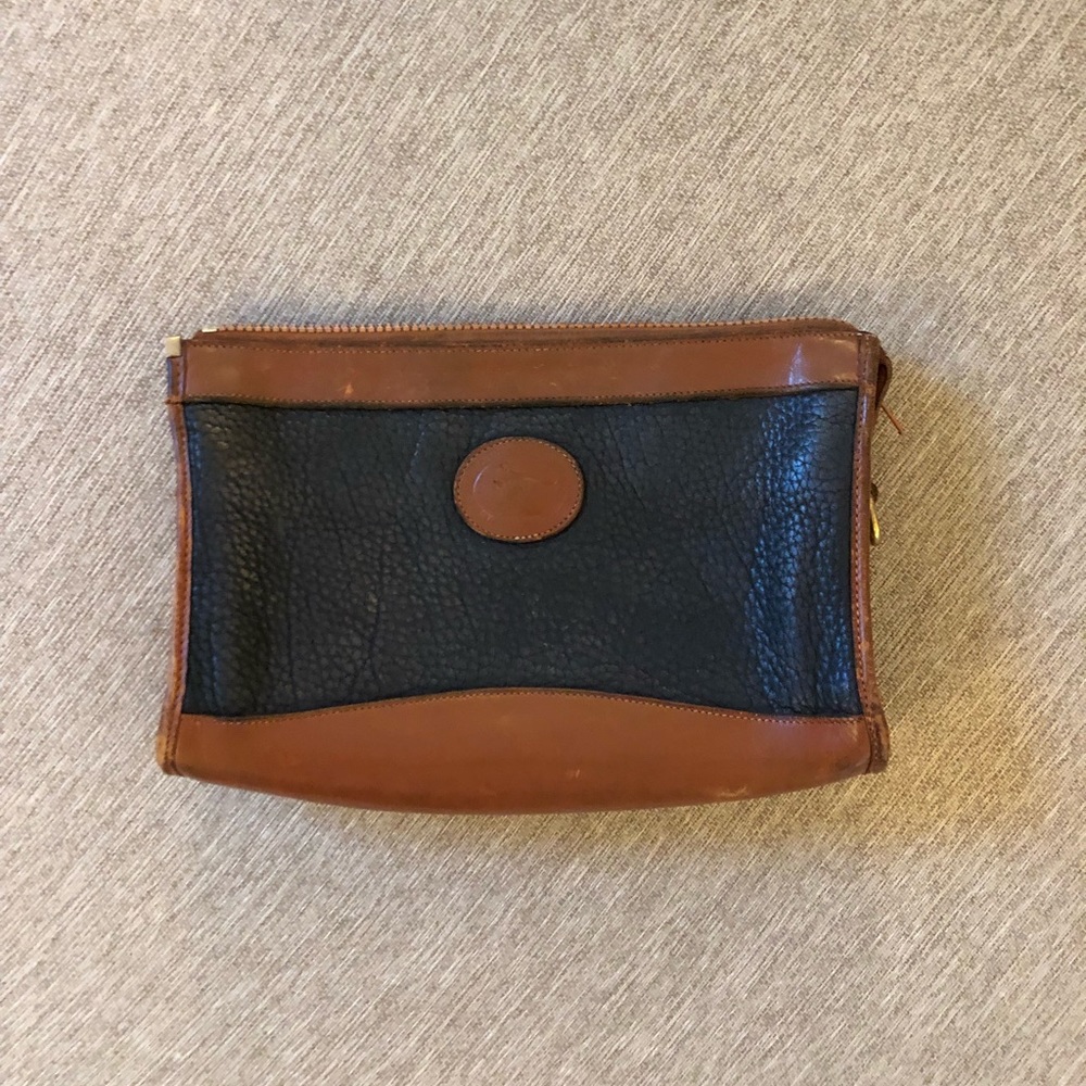 AUTHENTIC DOONEY&BURKE CLUTCH